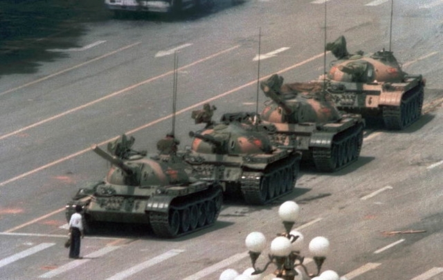 Tianananmen_Square_1989.jpg